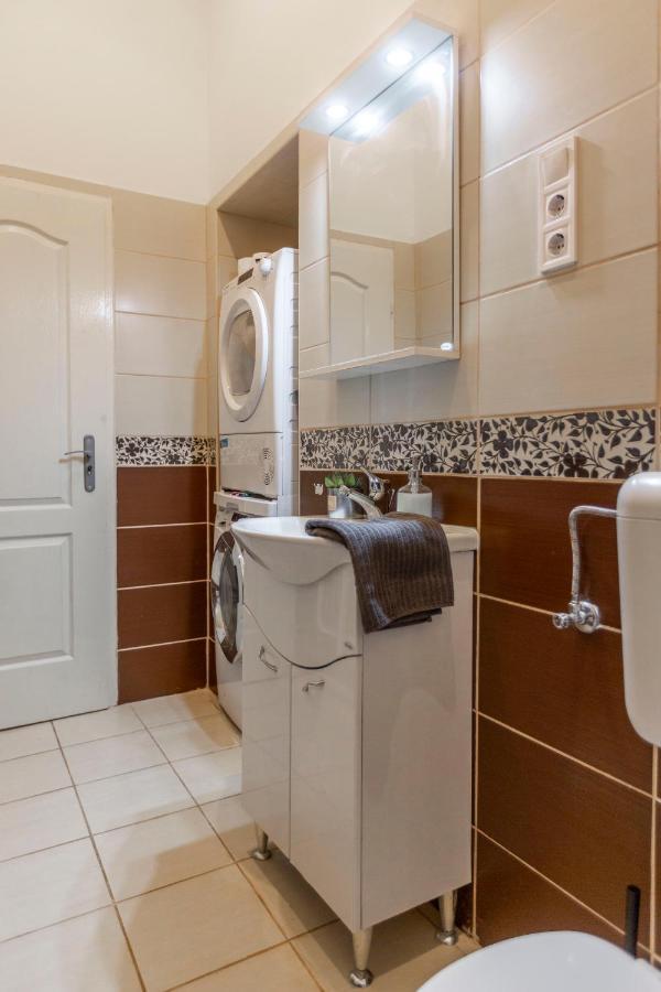 Cozy & Pleasant Homes In The Heart Of Budapest Bagian luar foto